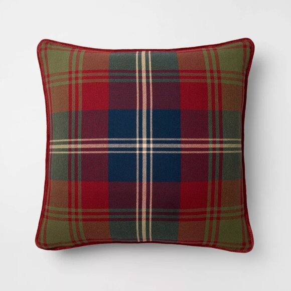 TARGET THRESHOLD STUDIO MCGEE DARK TARTAN HOLIDAY PLAID PILLOW 1CT - Picture 2 of 4